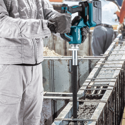 2.4 m (7.9 ft) 38 mm (1-1/2") 15,500 VPM Cordless Concrete Vibrator 40Vmax XGT™ Li-Ion/PDC01/PDC1200 [BARE TOOL]